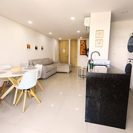 2br 2ba Con Balcon En L Y Vista Abierta, Piscina 360 Piso 27, A Pasos Del Mar Y Murallas Apartment Cartagena