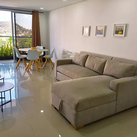2br 2ba Con Balcon En L Y Vista Abierta, Piscina 360 Piso 27, A Pasos Del Mar Y Murallas Apartment