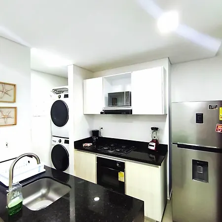2br 2ba Con Balcon En L Y Vista Abierta, Piscina 360 Piso 27, A Pasos Del Mar Y Murallas * Cartagena