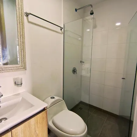 2br 2ba Con Balcon En L Y Vista Abierta, Piscina 360 Piso 27, A Pasos Del Mar Y Murallas Cartagena