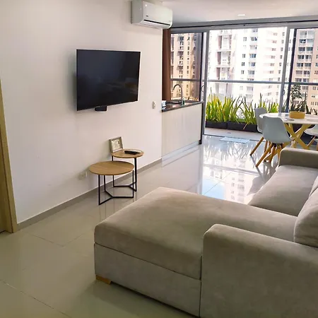 2br 2ba Con Balcon En L Y Vista Abierta, Piscina 360 Piso 27, A Pasos Del Mar Y Murallas Apartment *