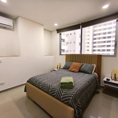 2br 2ba Con Balcon En L Y Vista Abierta, Piscina 360 Piso 27, A Pasos Del Mar Y Murallas Cartagena